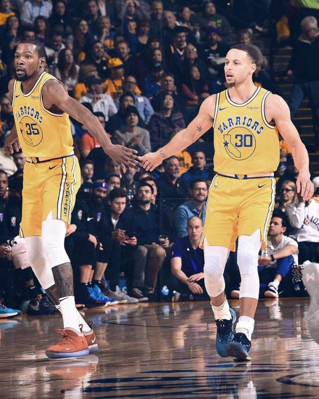 无解，恭喜詹姆斯，湖人史诗级交易方案，NBA最强三巨头豪阵出炉