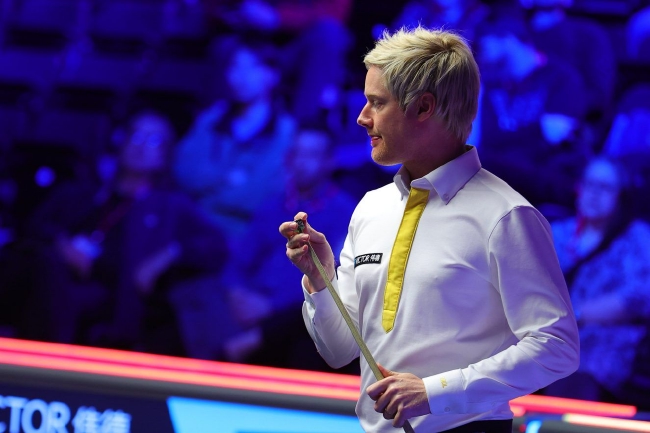 记者：伊藤洋辉在一次跑步训练中大腿拉伤，已接受进一步检查