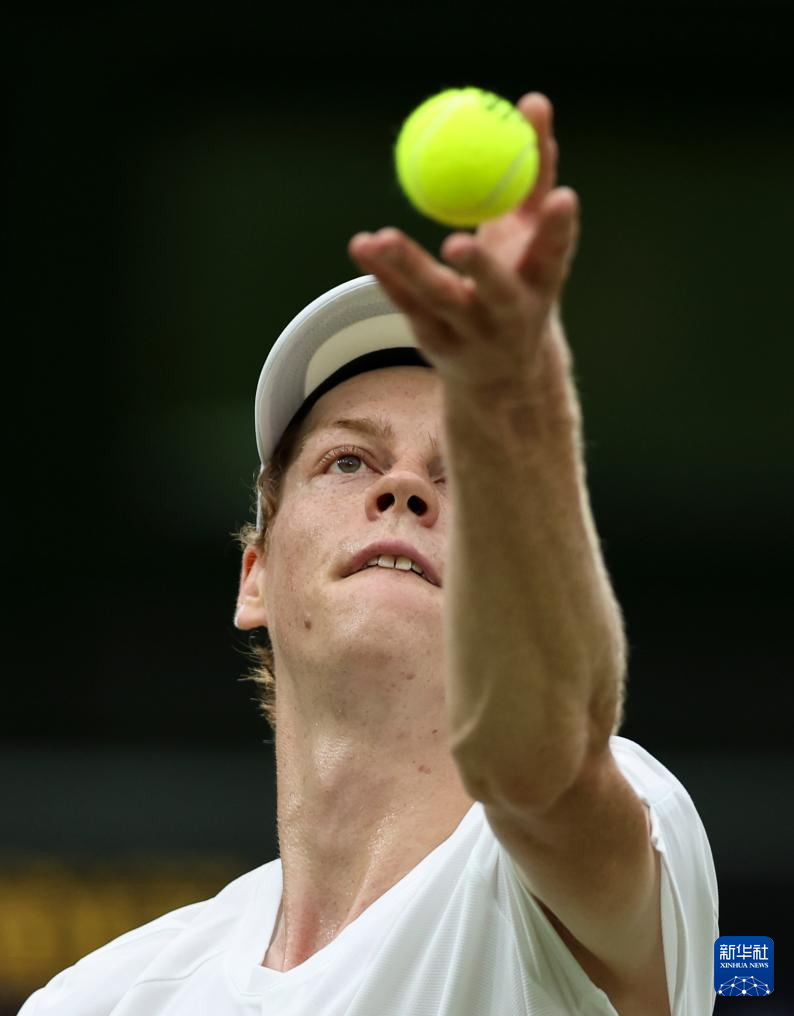 球迷仍紧贴 球迷仍紧贴